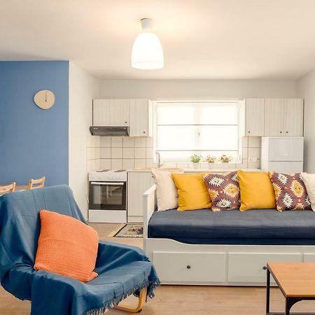 La Casa - Traditionally Elegant Apt 38M2 W Prk Grd 이오아니아 외부 사진