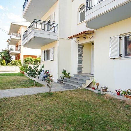 La Casa - Traditionally Elegant Apt 38M2 W Prk Grd 이오아니아 외부 사진