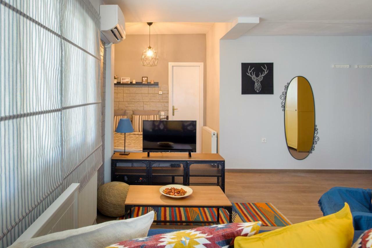 La Casa - Traditionally Elegant Apt 38M2 W Prk Grd 이오아니아 외부 사진
