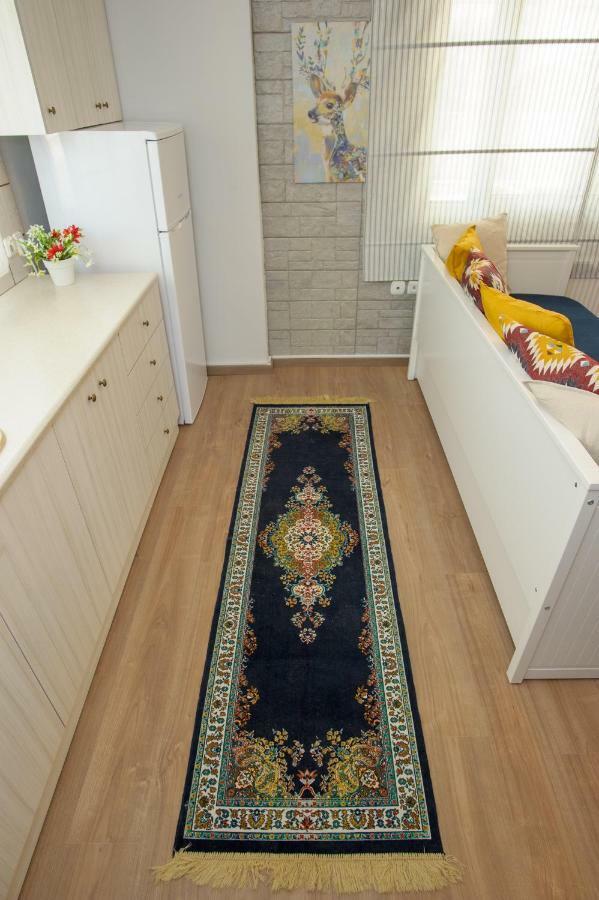 La Casa - Traditionally Elegant Apt 38M2 W Prk Grd 이오아니아 외부 사진